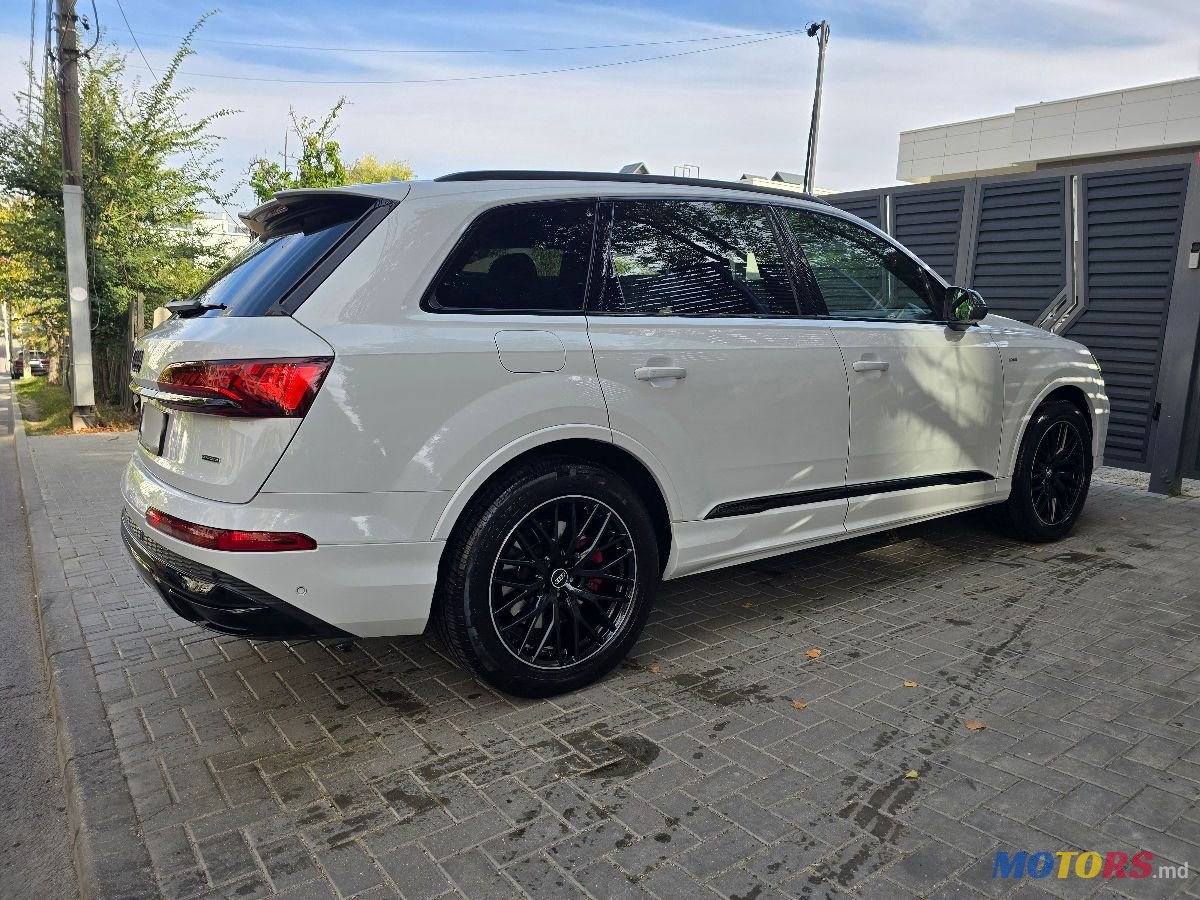 2021' Audi Q7 E-Tron photo #5