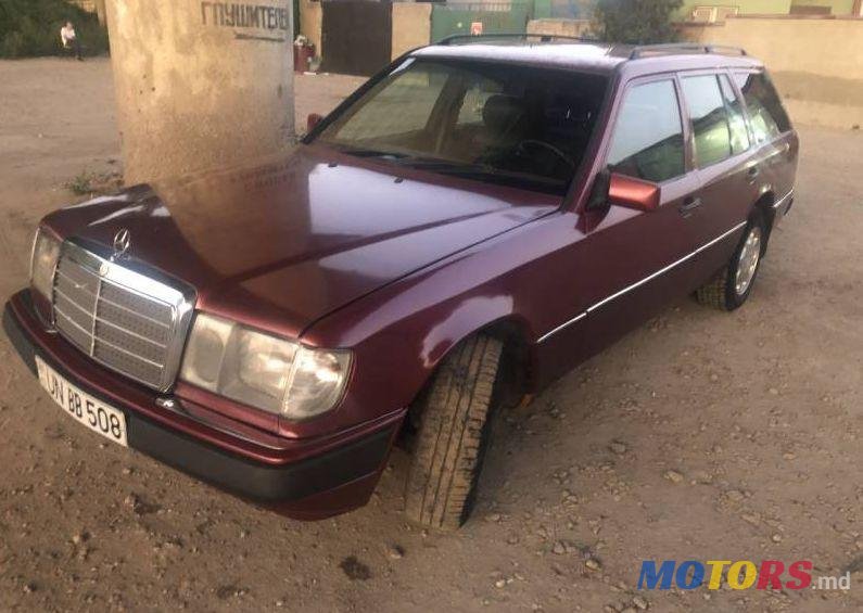 1993' Mercedes-Benz 124 photo #1