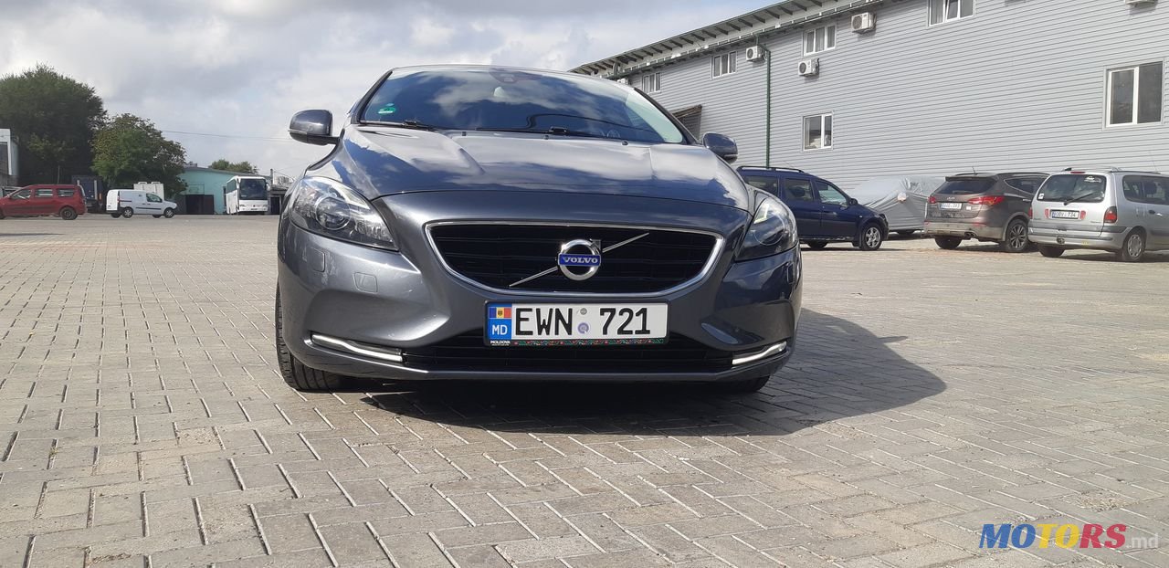 2013' Volvo V40 photo #6