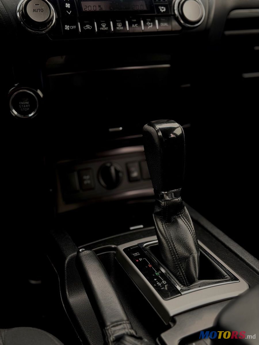 2016' Toyota Land Cruiser Prado photo #4