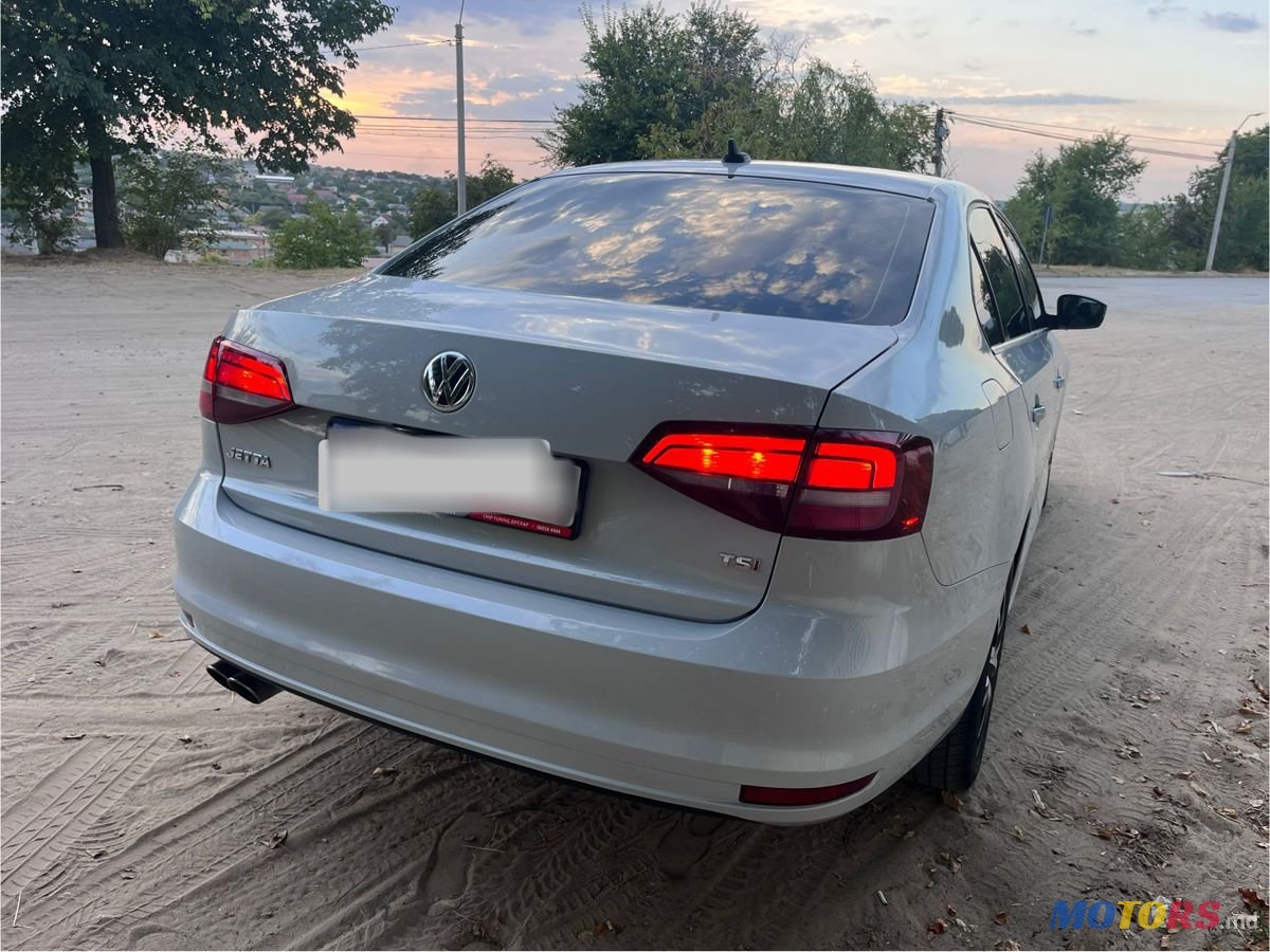 2017' Volkswagen Jetta photo #5