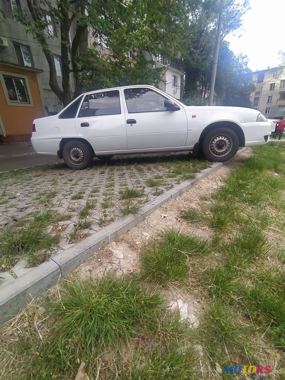 2011' Daewoo Nexia photo #1