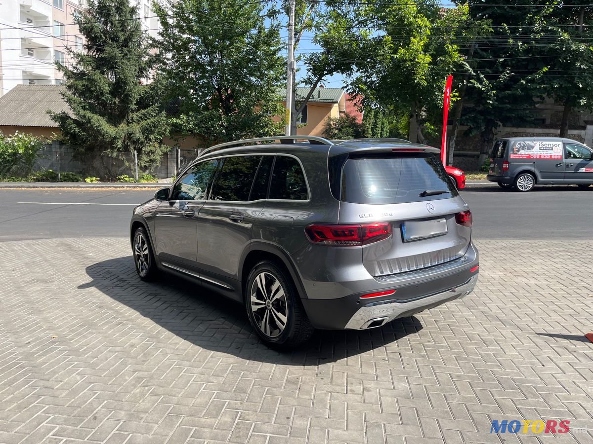 2020' Mercedes-Benz GLC photo #6