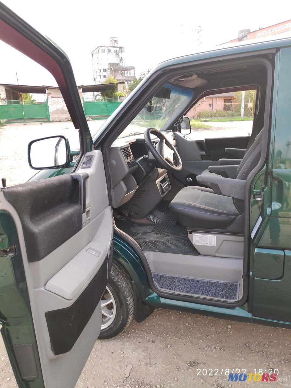 2003' Volkswagen Transporter photo #3