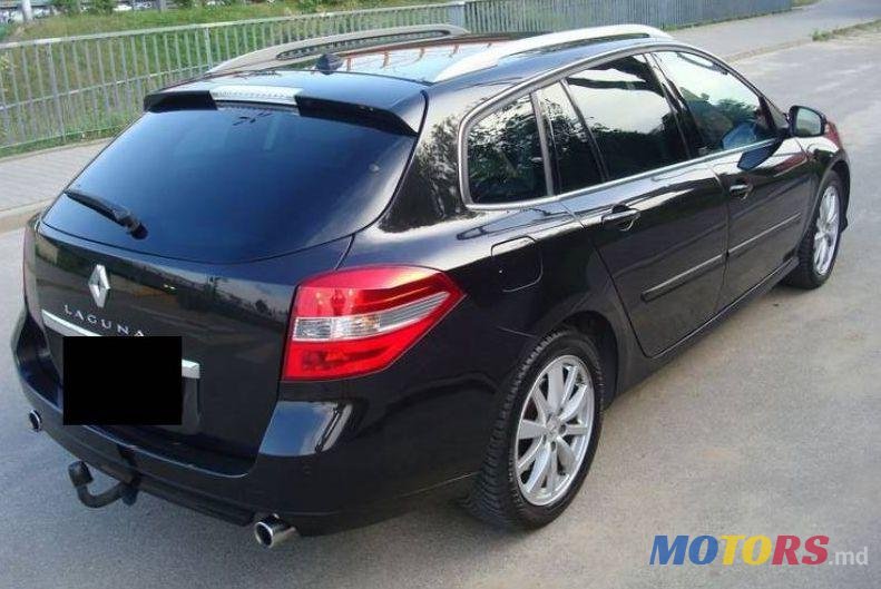 2011' Renault Laguna photo #2