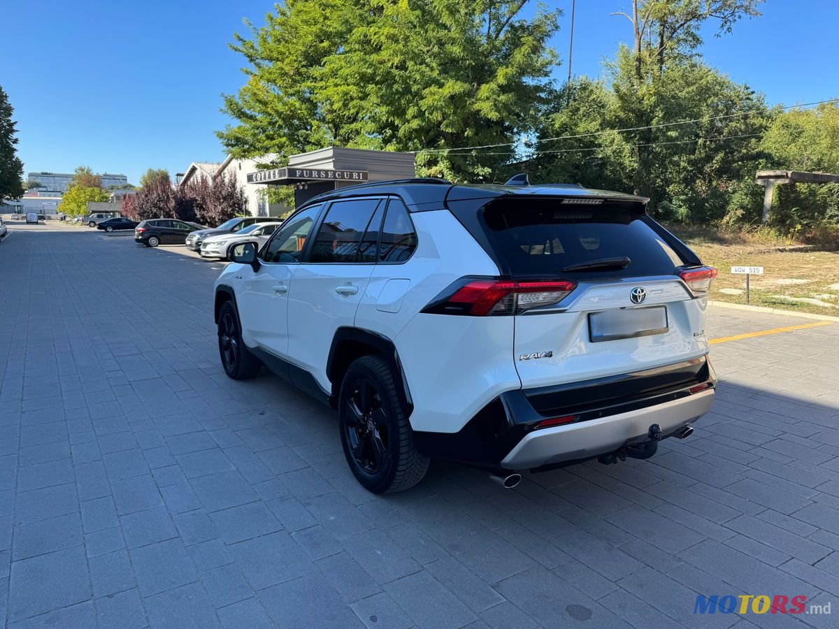 2019' Toyota RAV4 photo #6