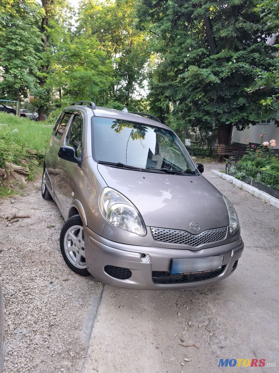 2004' Toyota Yaris Verso photo #5