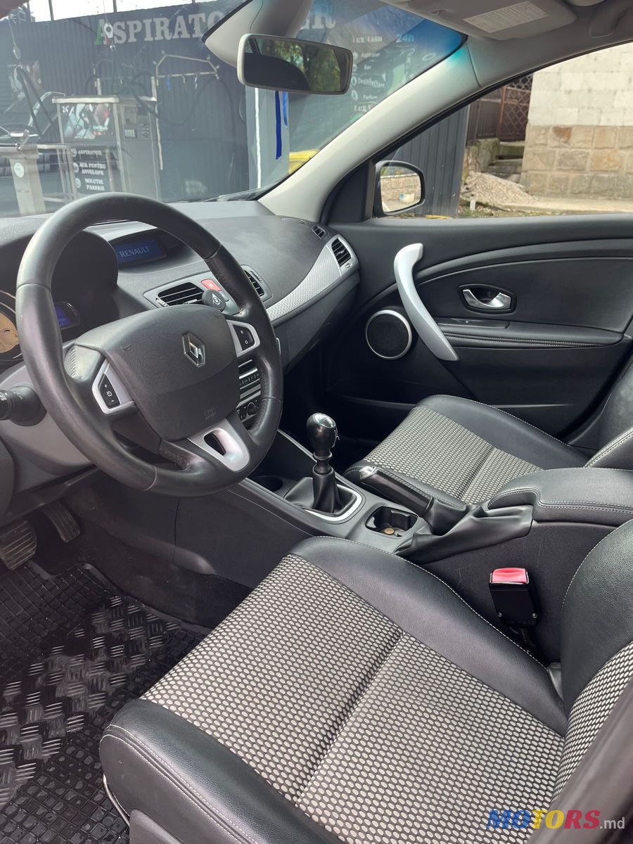 2010' Renault Megane photo #4