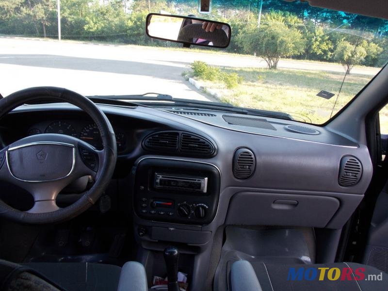 1999' Dodge Caravan photo #2