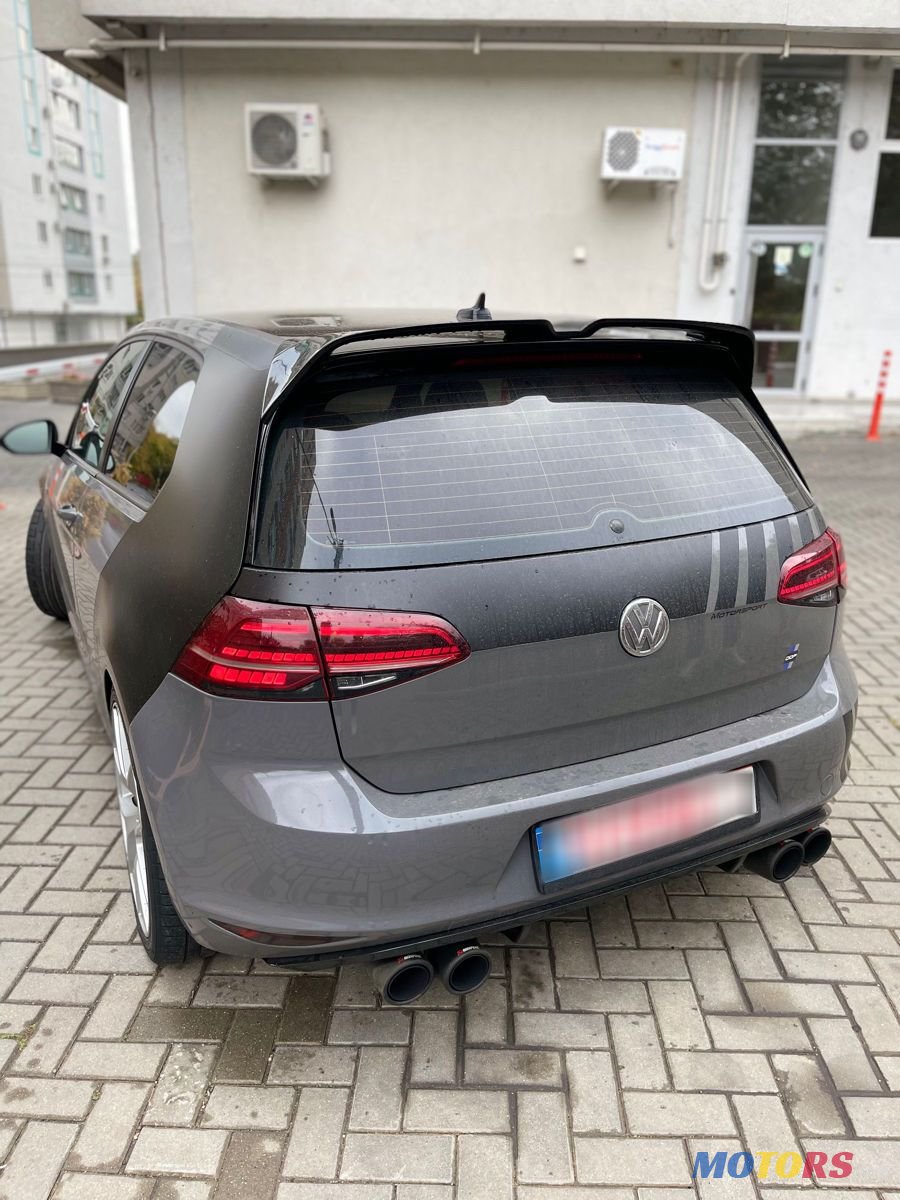 2015' Volkswagen Golf photo #4