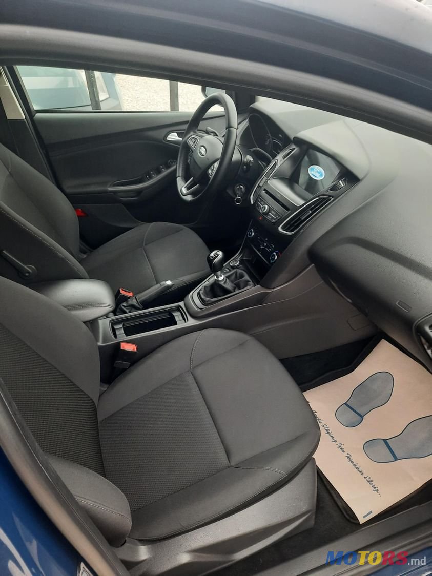 2017' Ford Focus photo #2