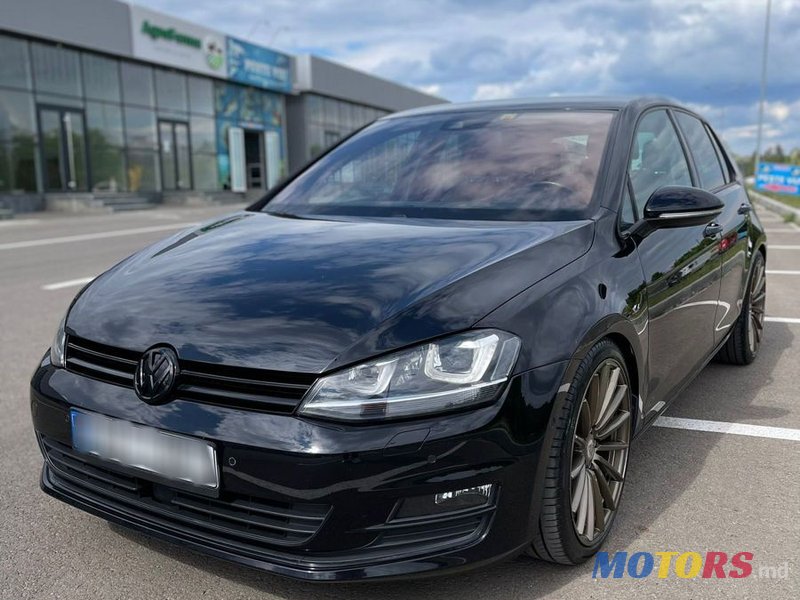 2016' Volkswagen Golf photo #2