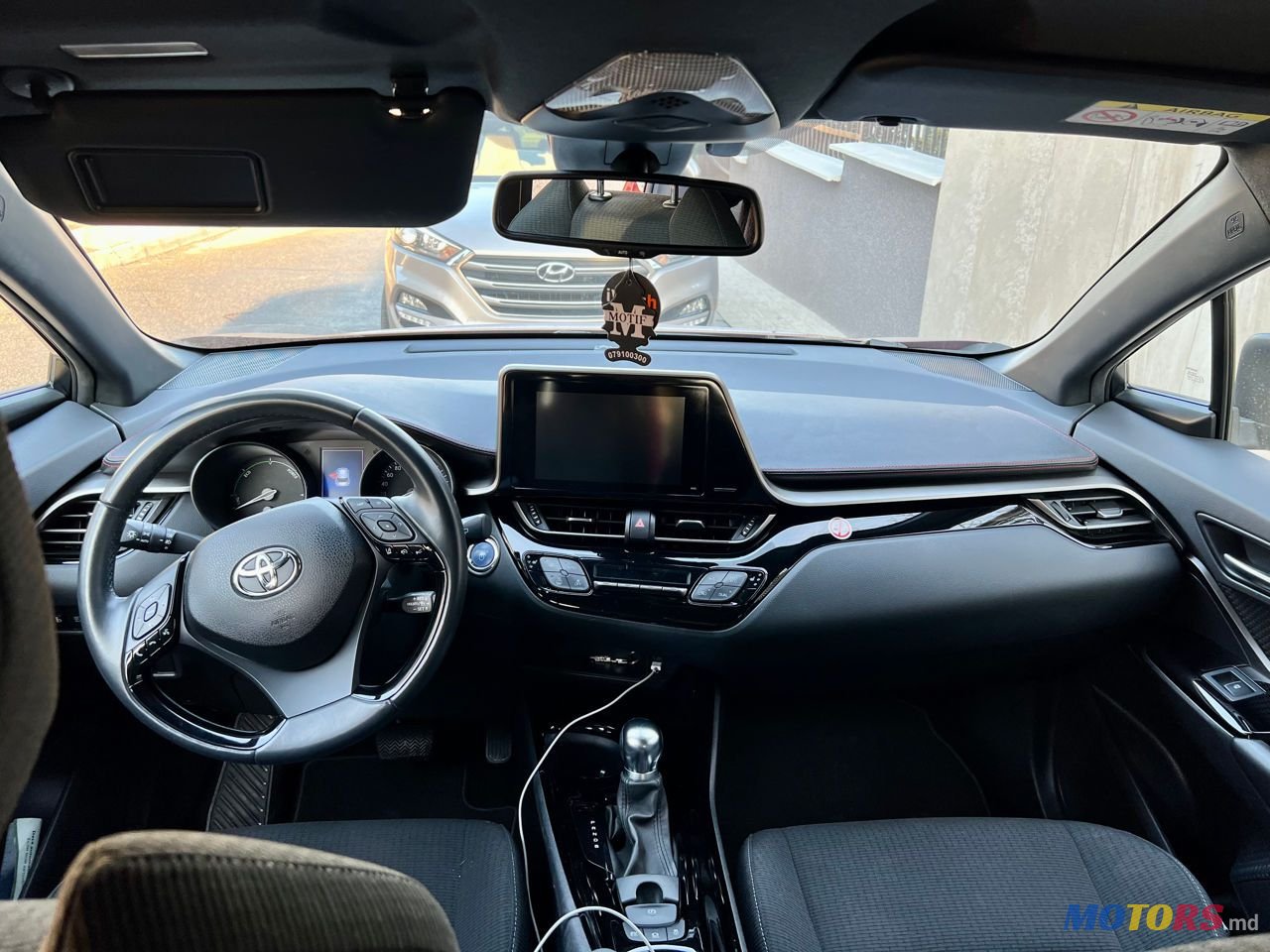 2019' Toyota C-Hr photo #3
