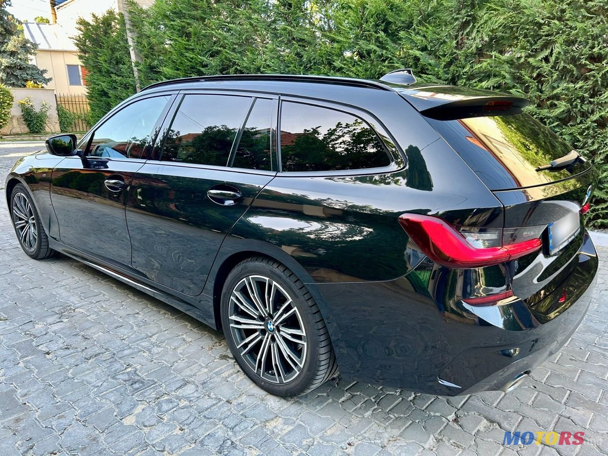 2019' BMW 3 Series photo #1