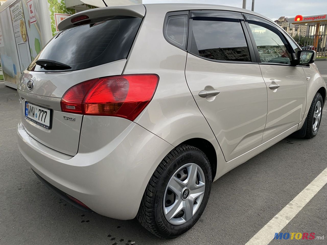 2011' Kia Venga photo #3