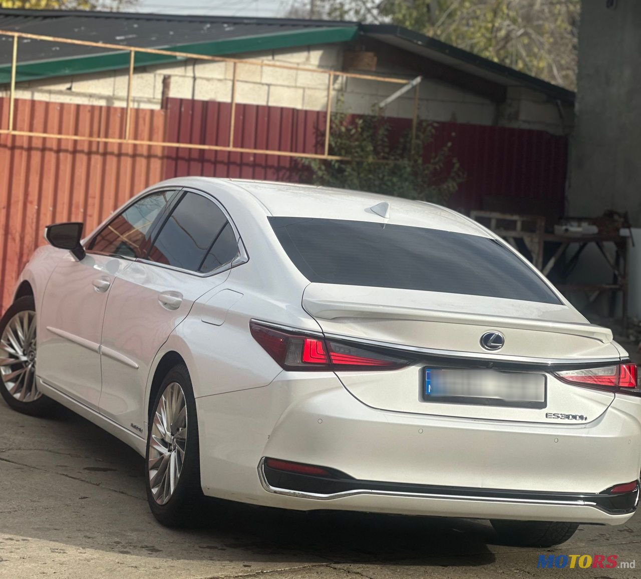 2020' Lexus Es Series photo #5