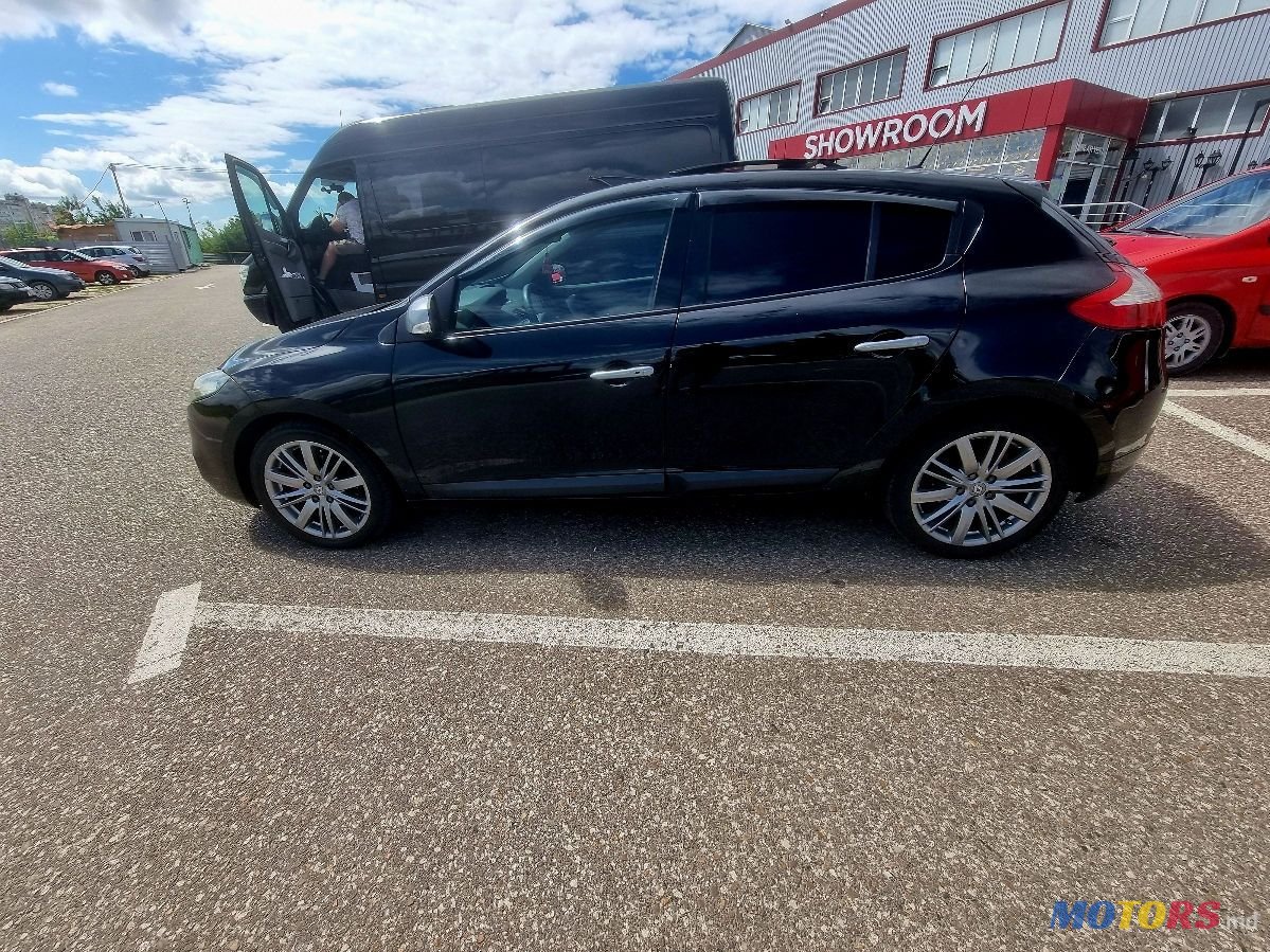 2011' Renault Megane photo #5