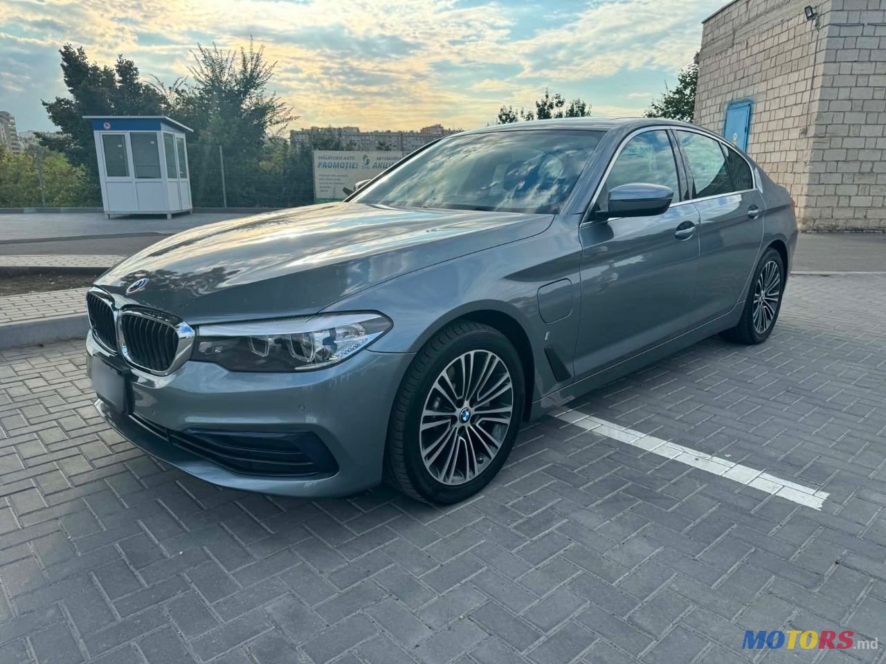 2019' BMW 5 Series photo #1