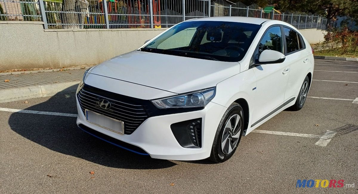 2019' Hyundai Ioniq photo #2