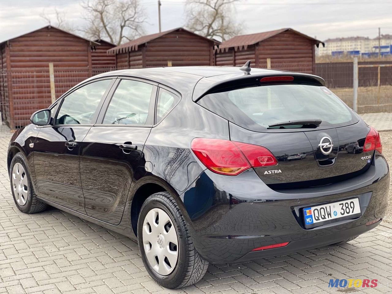 2011' Opel Astra photo #4