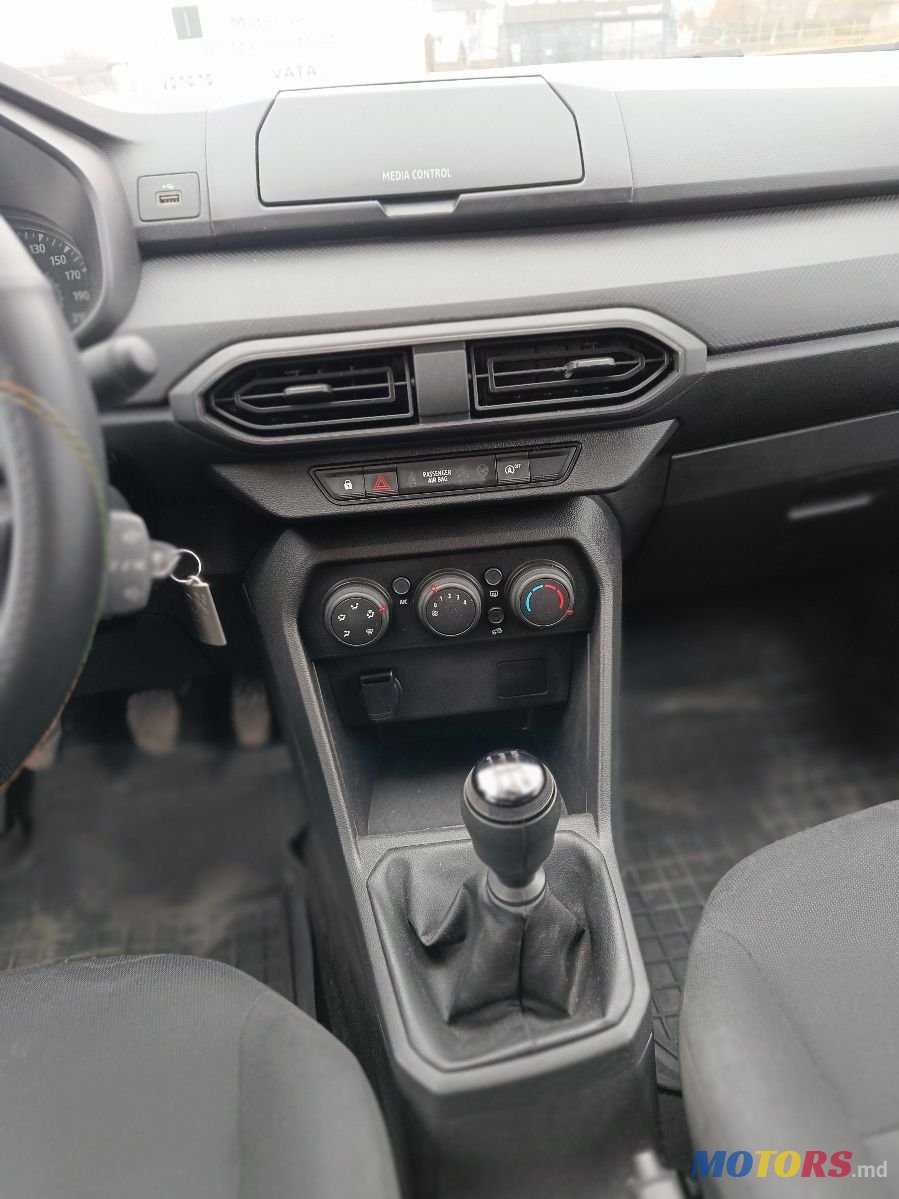 2022' Dacia Logan photo #4