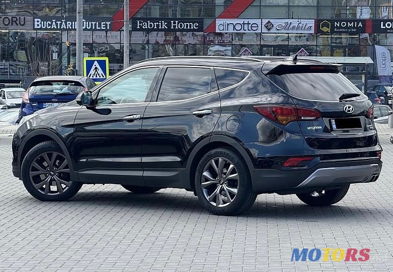 2017' Hyundai Santa Fe photo #2