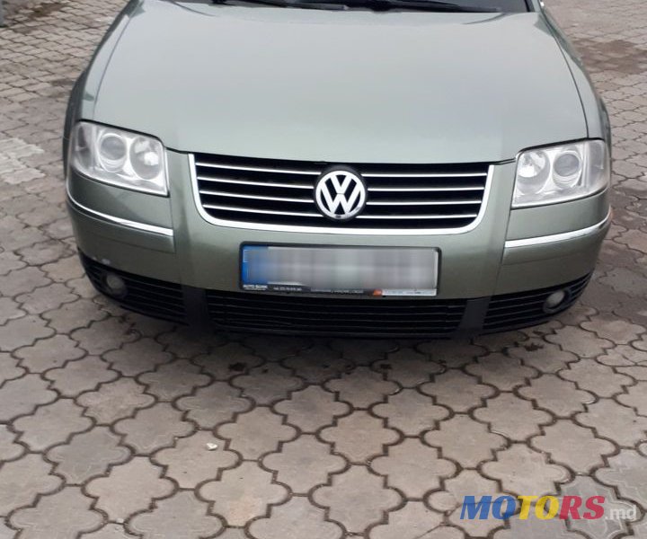 2003' Volkswagen Passat photo #1