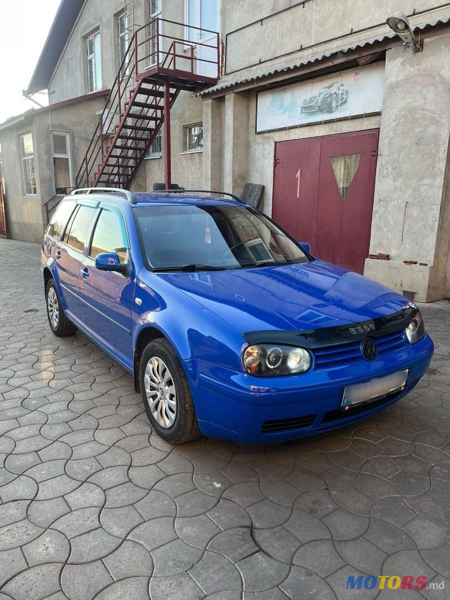 2002' Volkswagen Golf photo #1