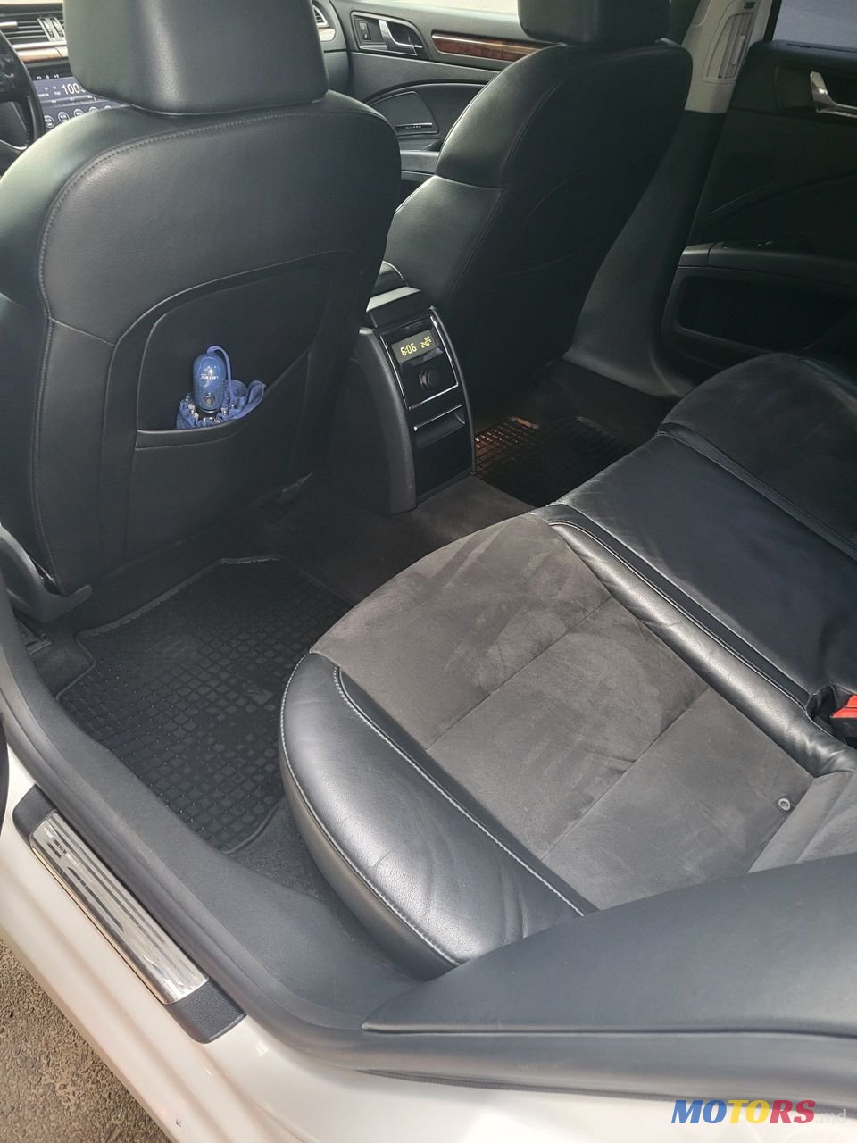 2009' Skoda Superb photo #6