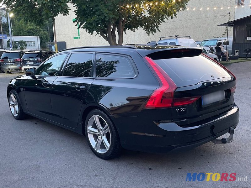 2017' Volvo V90 photo #2