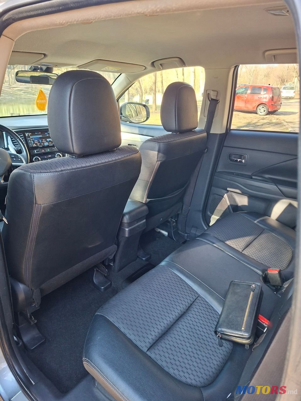 2014' Mitsubishi Outlander photo #5