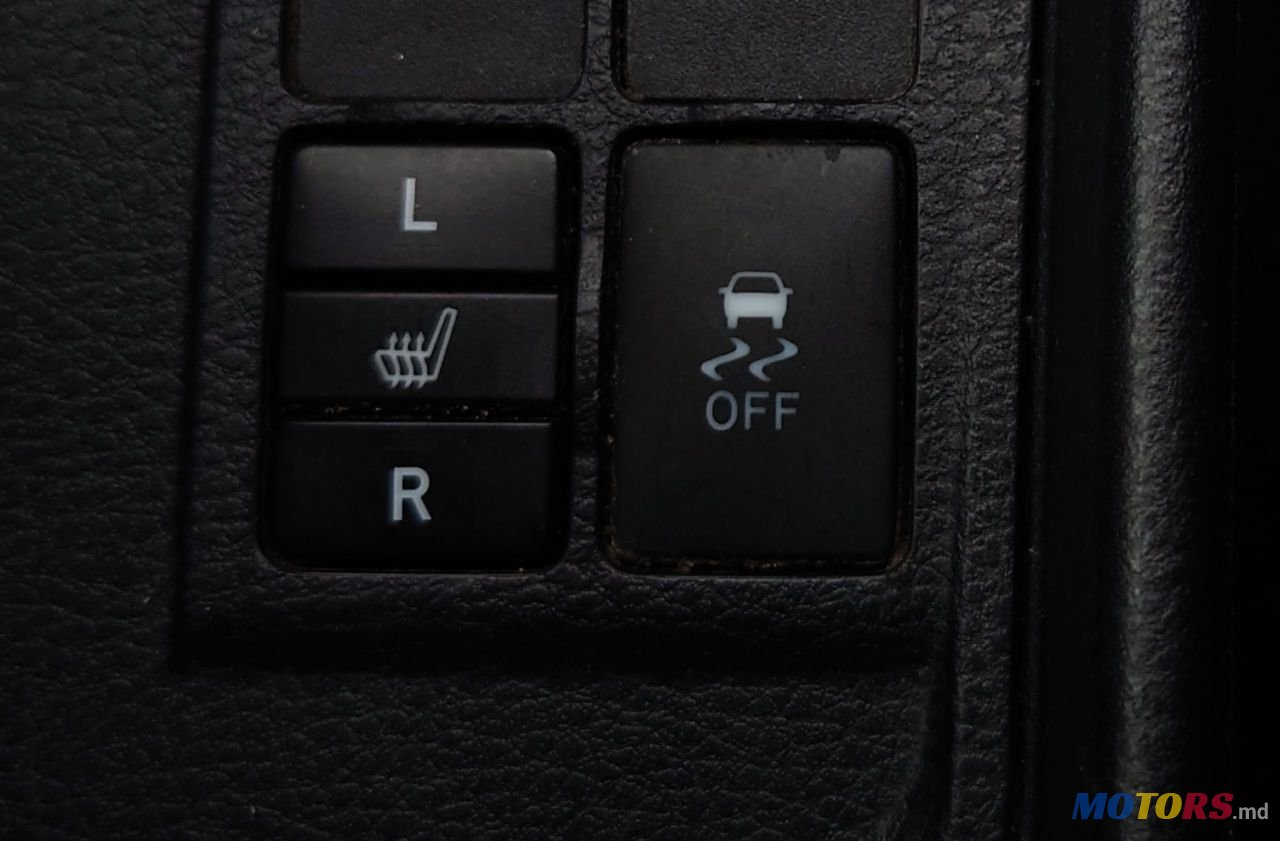 2015' Toyota Yaris photo #4