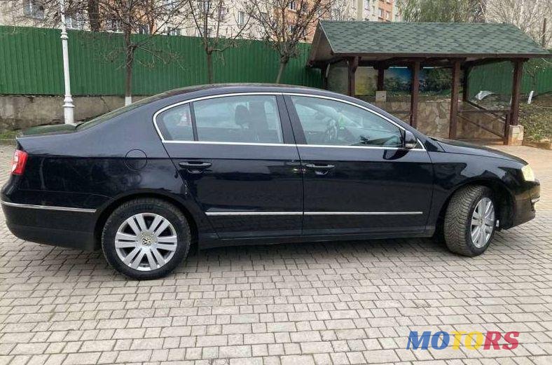 2010' Volkswagen Passat photo #4