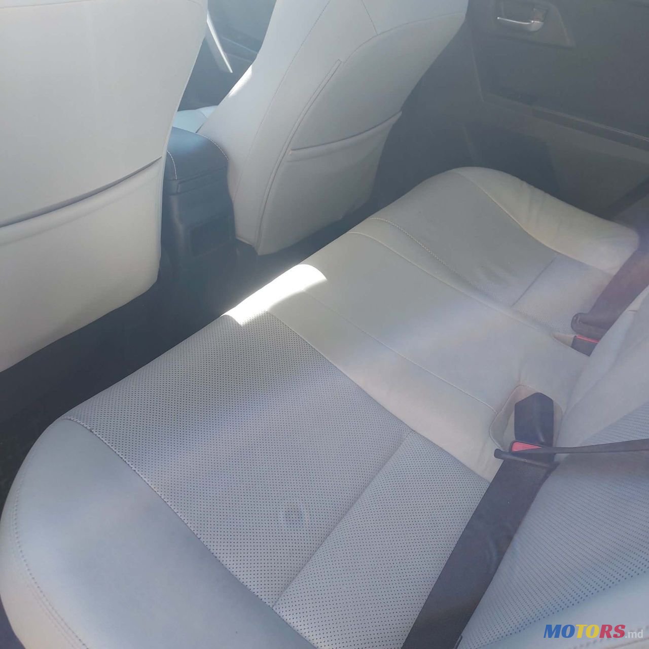 2014' Toyota Auris photo #6