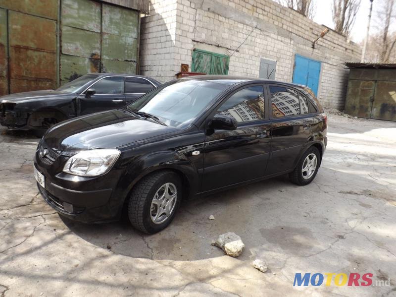 2006' Kia Rio photo #1