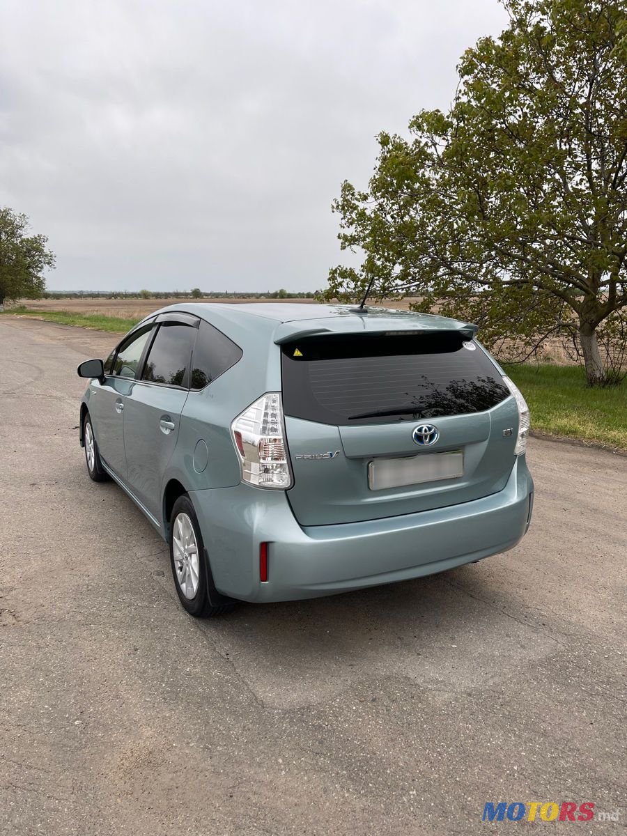 2013' Toyota Prius photo #2