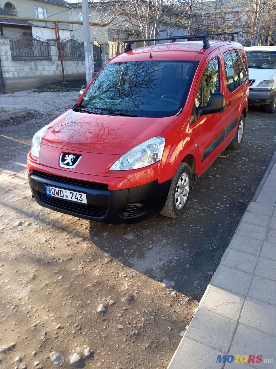 2011' Peugeot Partner photo #4