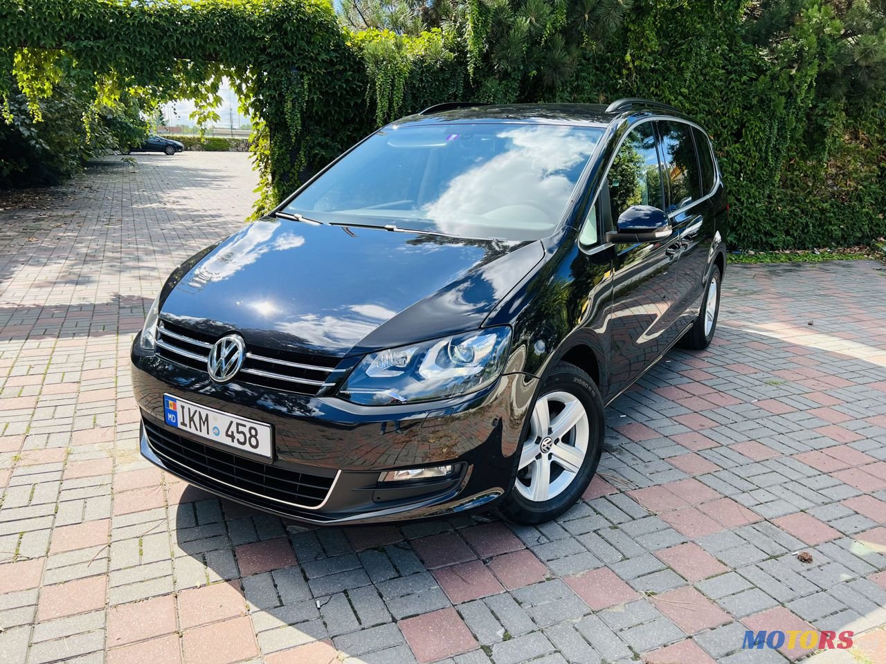 2013' Volkswagen Sharan photo #2