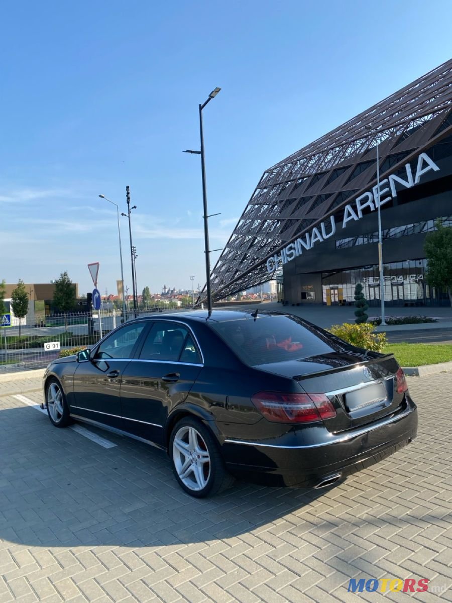 2010' Mercedes-Benz E-Class photo #2