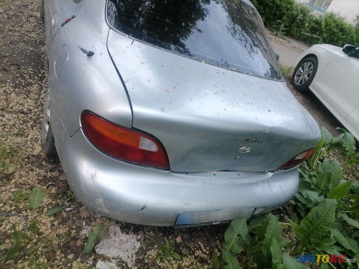 1996' Hyundai Elantra photo #2