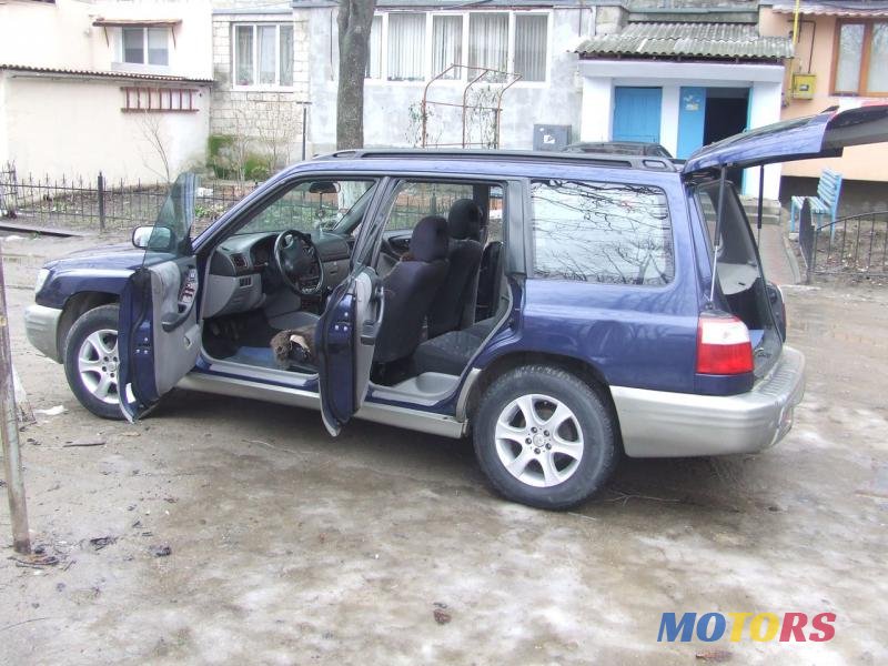 2001' Subaru Forester photo #4