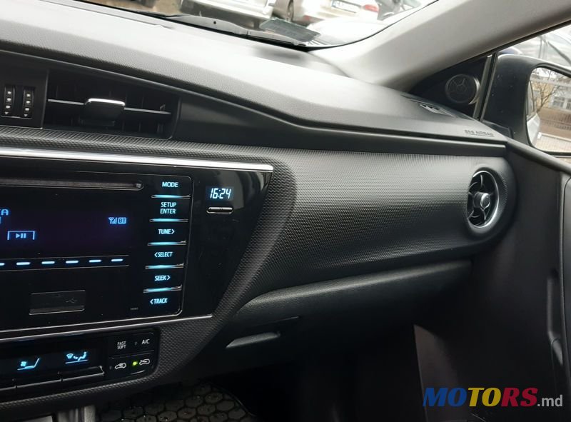 2016' Toyota Auris photo #3