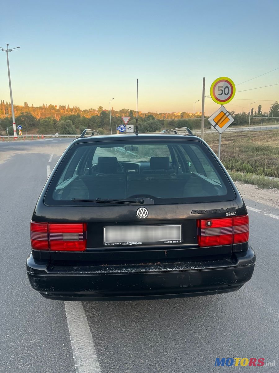 1995' Volkswagen Passat photo #4
