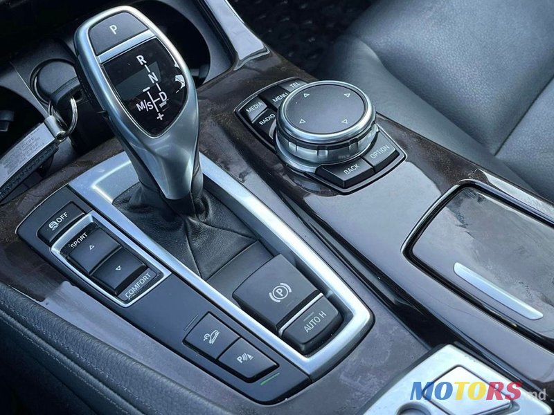 2015' BMW 5 Series photo #4