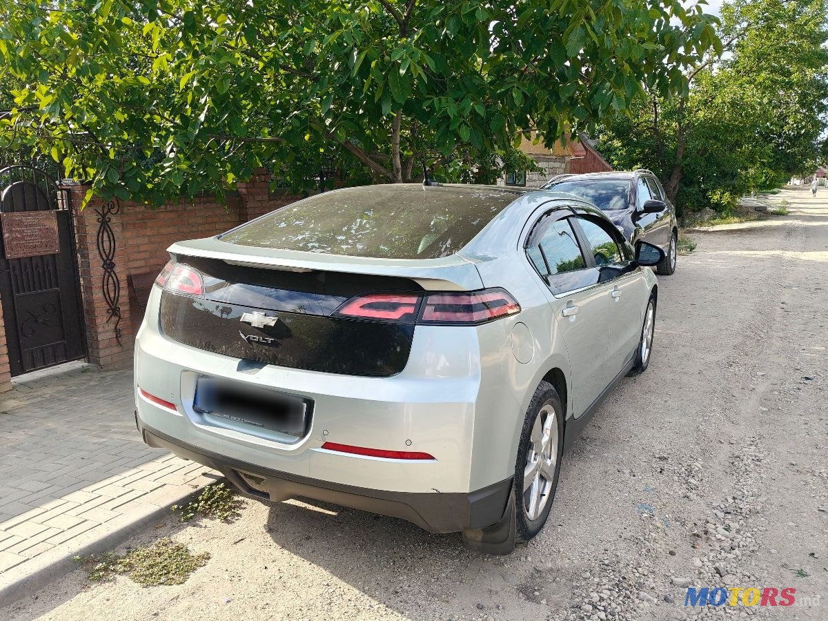2011' Chevrolet Volt photo #4