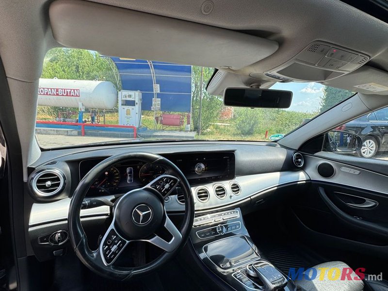 2018' Mercedes-Benz E-Class photo #6