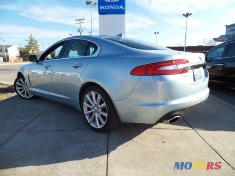 2013' Jaguar XF photo #3