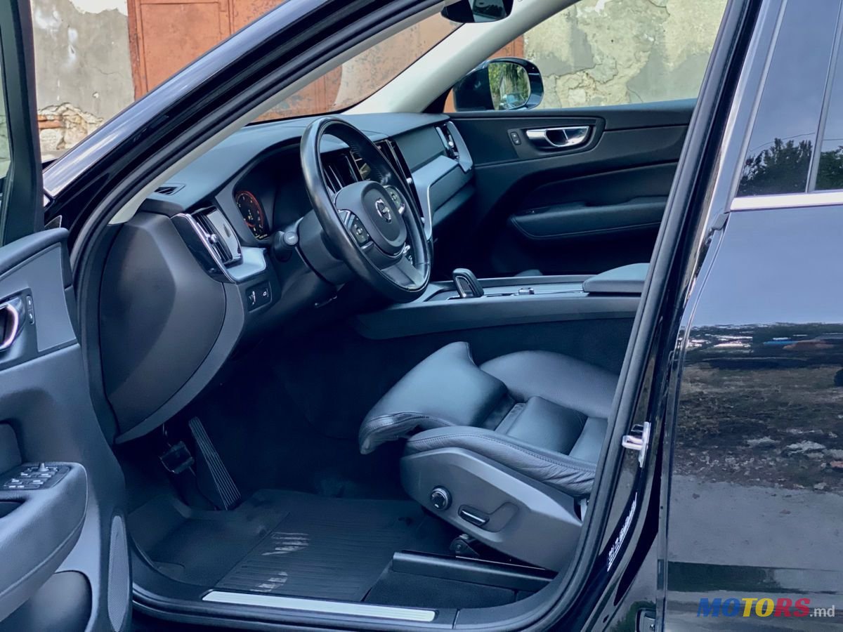 2020' Volvo XC60 photo #4