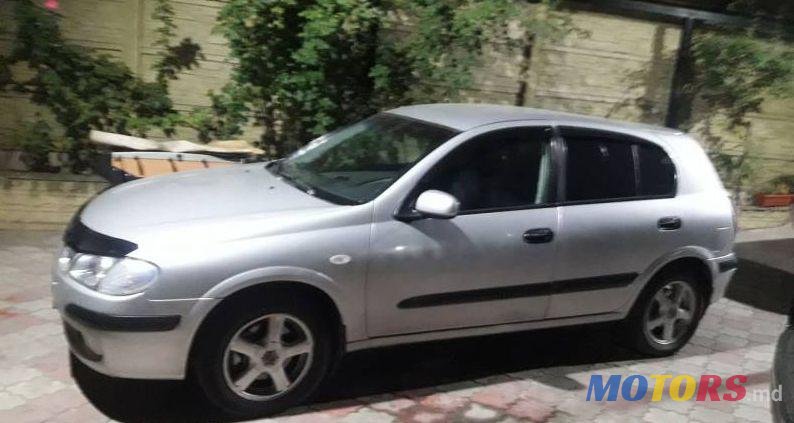 2001' Nissan Almera photo #1