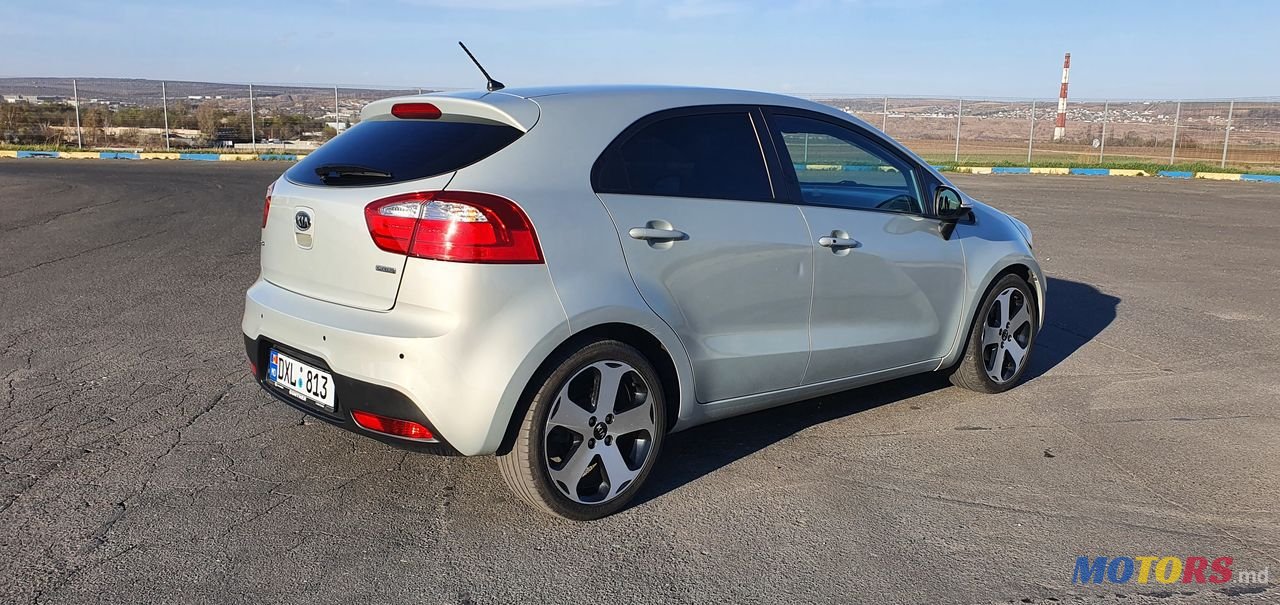 2012' Kia Rio photo #2